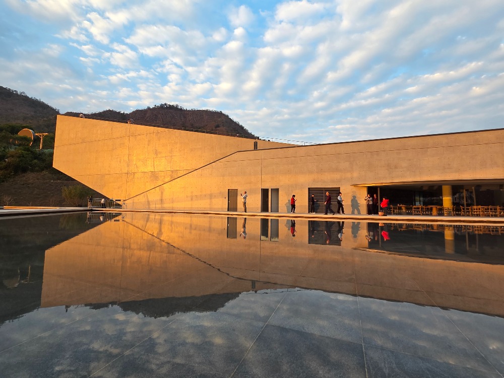 建築大師安藤忠雄於河源的詩之禮堂 河源詩之禮堂的全貌