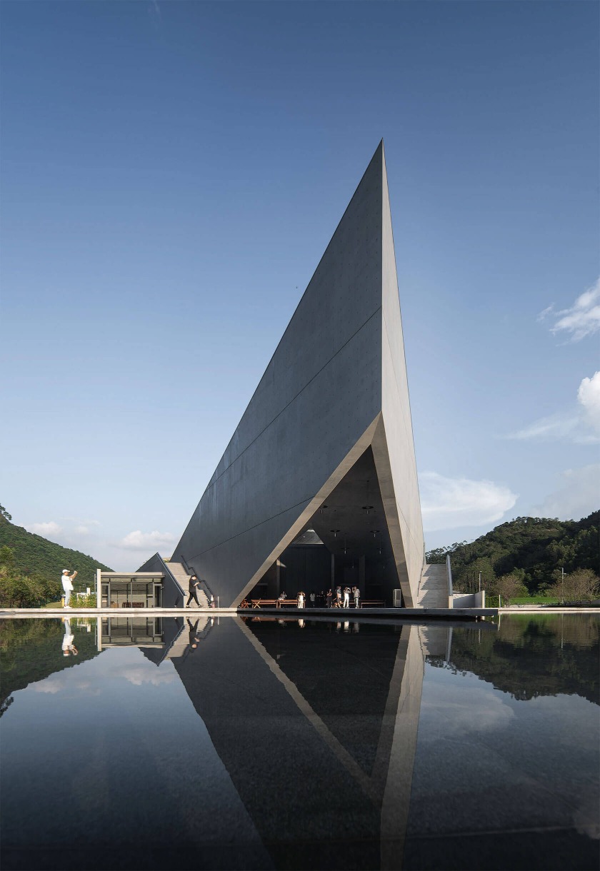 建築大師安藤忠雄於河源的詩之禮堂 河源詩之禮堂的三角頂尖