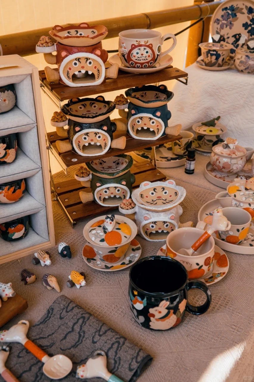 三寶集 三寶集上的陶瓷作品