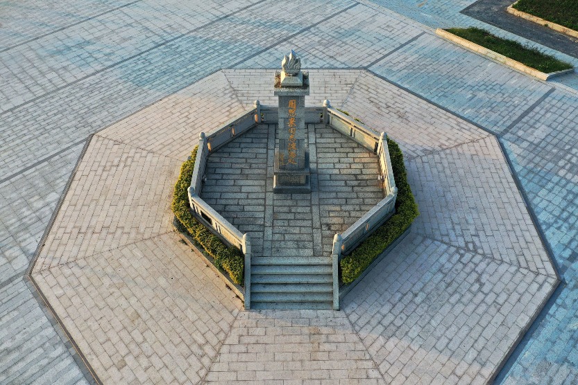 陸豐金廂灘「周恩來同志渡海處」紀念碑 陸豐金廂灘「周恩來同志渡海處」紀念碑