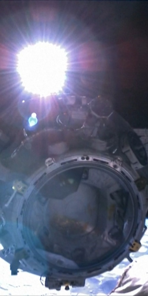 中国科技-航空航天-天舟二号撤离中国太空站