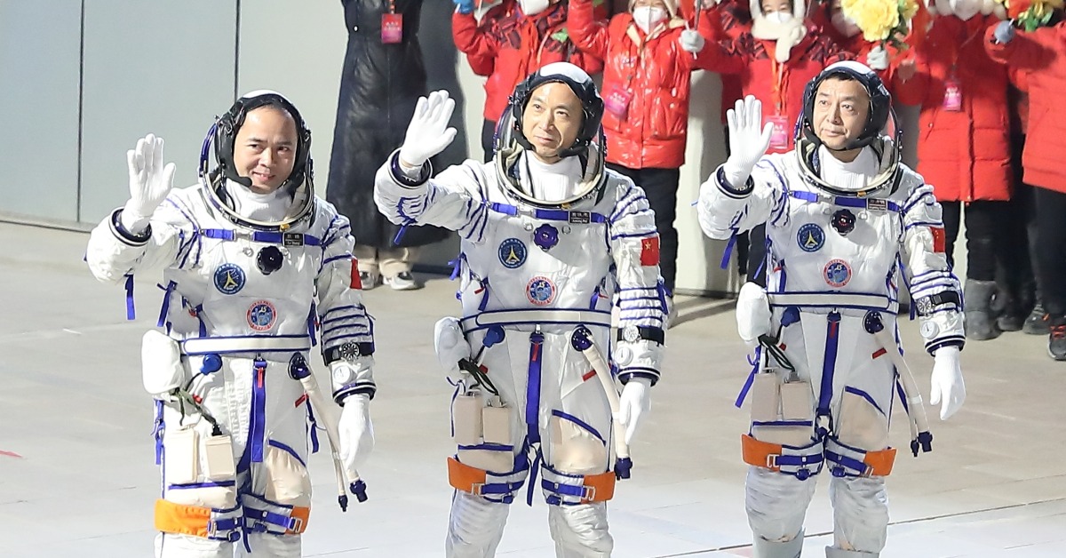 航天服「內外有別」 中國艙內航天服有甚麼作用? | 航空航天 | 中國科技 | 當代中國