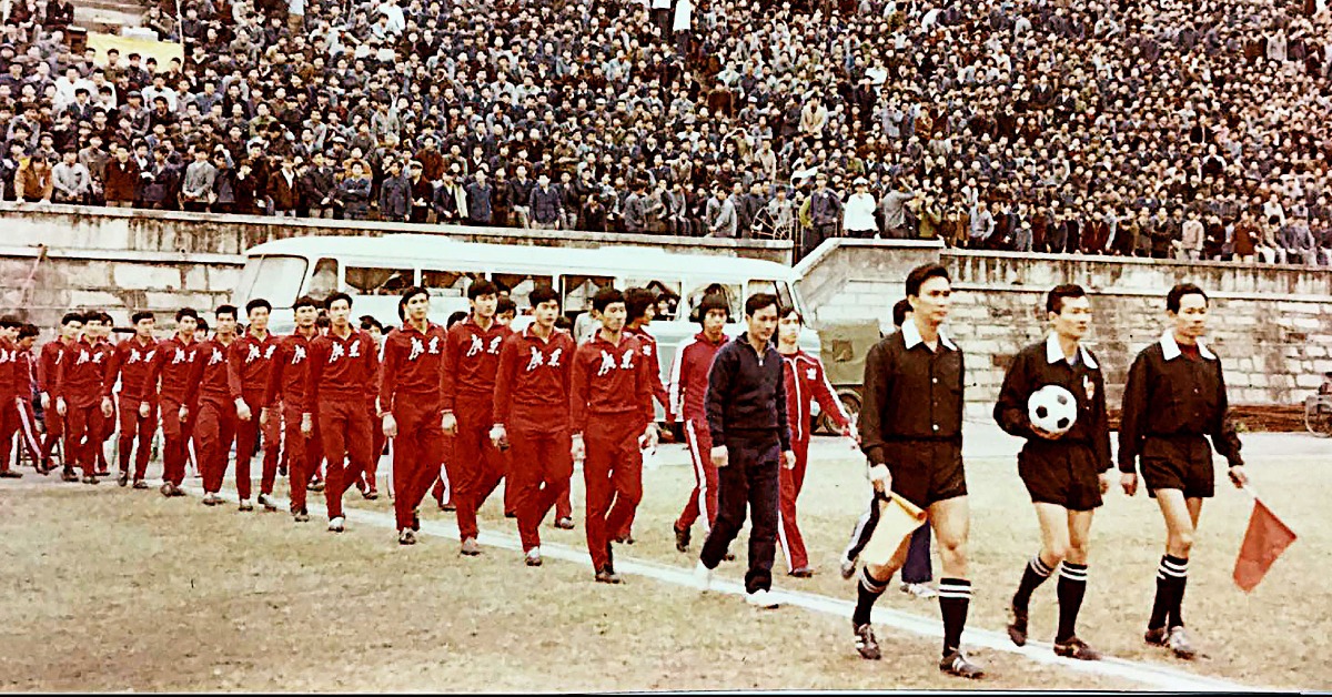 當代中國-改革開放-省港杯-省港杯是廣東省和香港之間，每年一度的傳統足球賽事，由霍英東先生創辦。