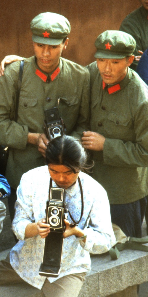 當代中國-改革開放-當年影相，菲林和沖曬費都非常昂貴，拍攝一個角度，要左思右想。