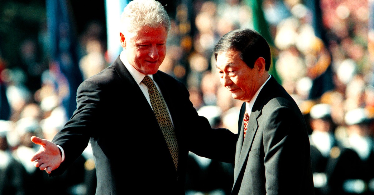 美國卻在中方不知情下，在網上發布由其單方面起草的「中美聯合聲明」，將中國並未答應的項目公諸於世，稱爲談判結果，企圖逼中國就範。