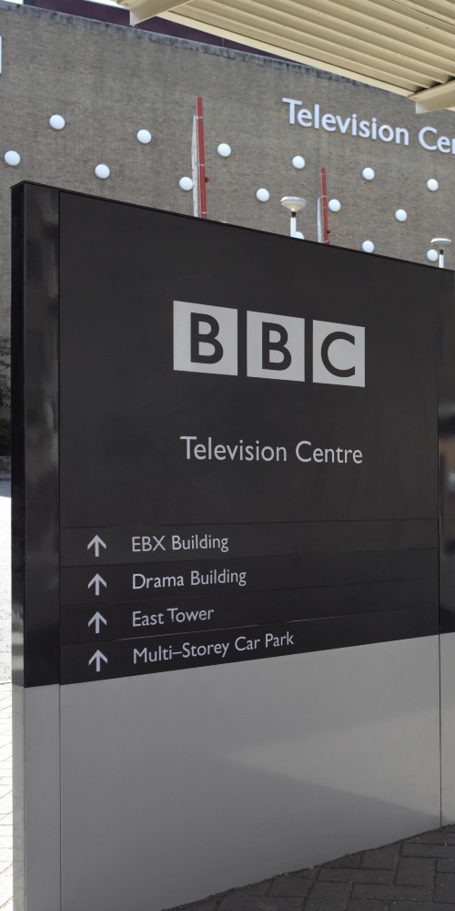 当代中国-雷鼎鸣-雷鼎鸣看中美关系：跌下神坛的西方媒体