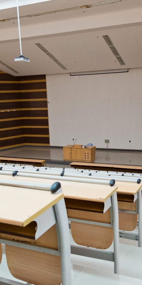 當代中國-名家-陳萬雄悼嚴耕望老師：粹然一代學者的風範