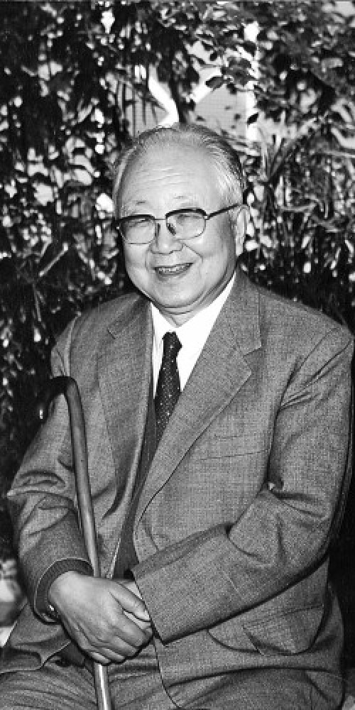 當代中國-名家-陳萬雄憶跟隨老師初見啟功獲贈畫作銘記心中