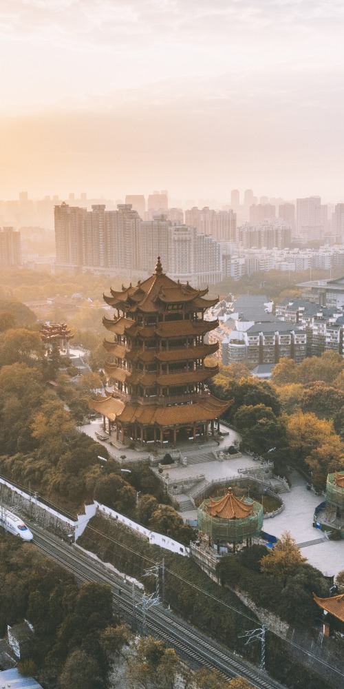 当代中国-中青时评-中国经济｜武汉凭何重返中部人口第一大城