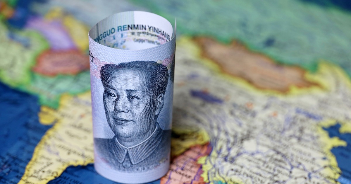 人民幣擺放在亞洲地圖上
