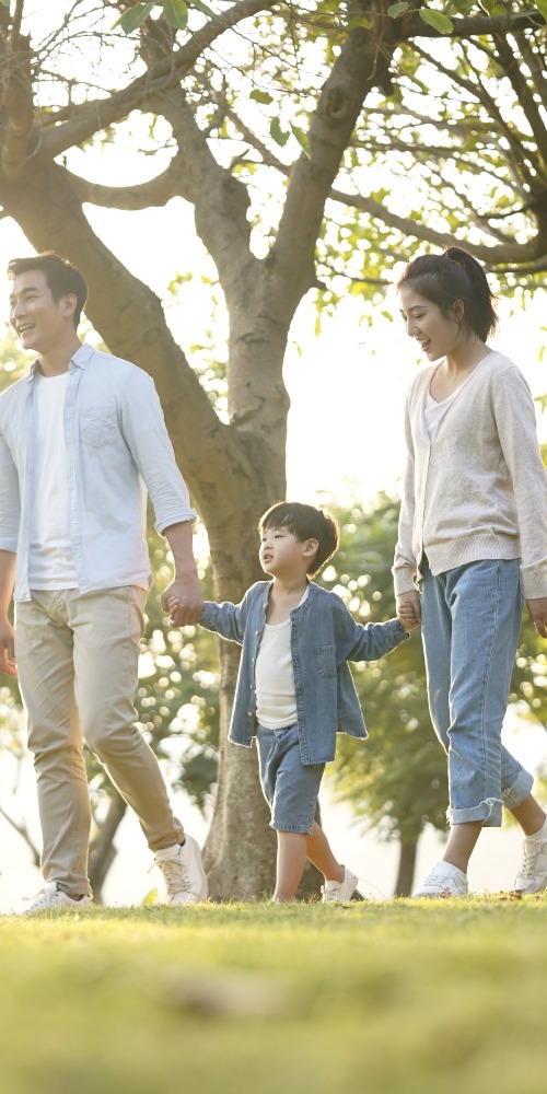  在大湾区建设的纲领性文件、《粤港澳大湾区发展规划纲要》中，提到湾区发展的“七件大事”，其中一件就是建设宜居宜业宜游生活圈建设，让一家大小都能在大湾区生活得美好。