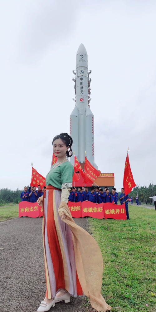 當代中國-嫦娥五號太空女將
