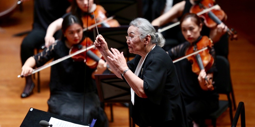 當代中國-中國文化-中國第一位女指揮家