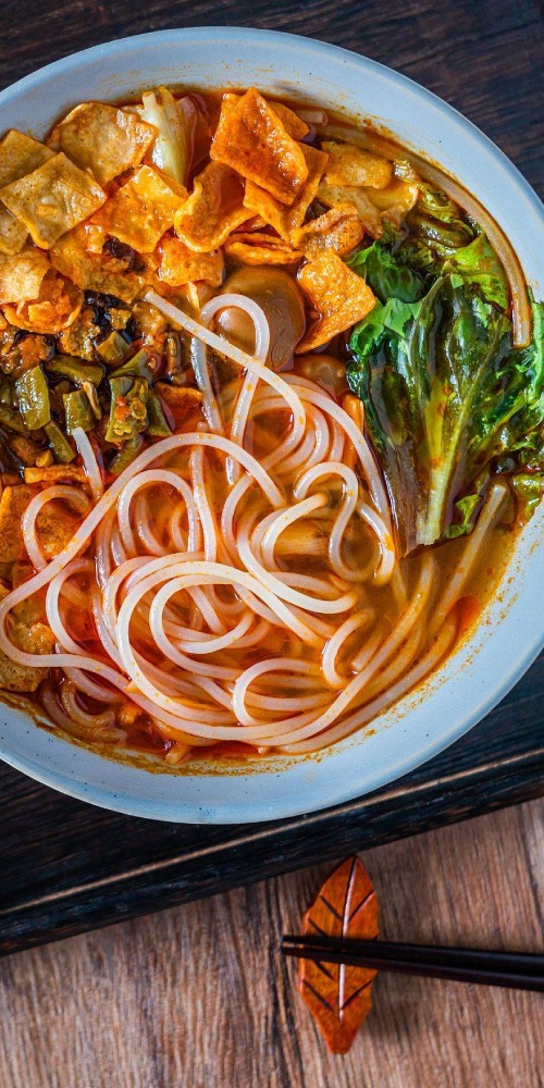 當代中國-螺螄粉聞臭師年薪百萬