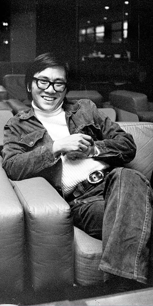 當代中國-飛凡香港-黃霑《滄海一聲笑》歌詞是他的寫照？