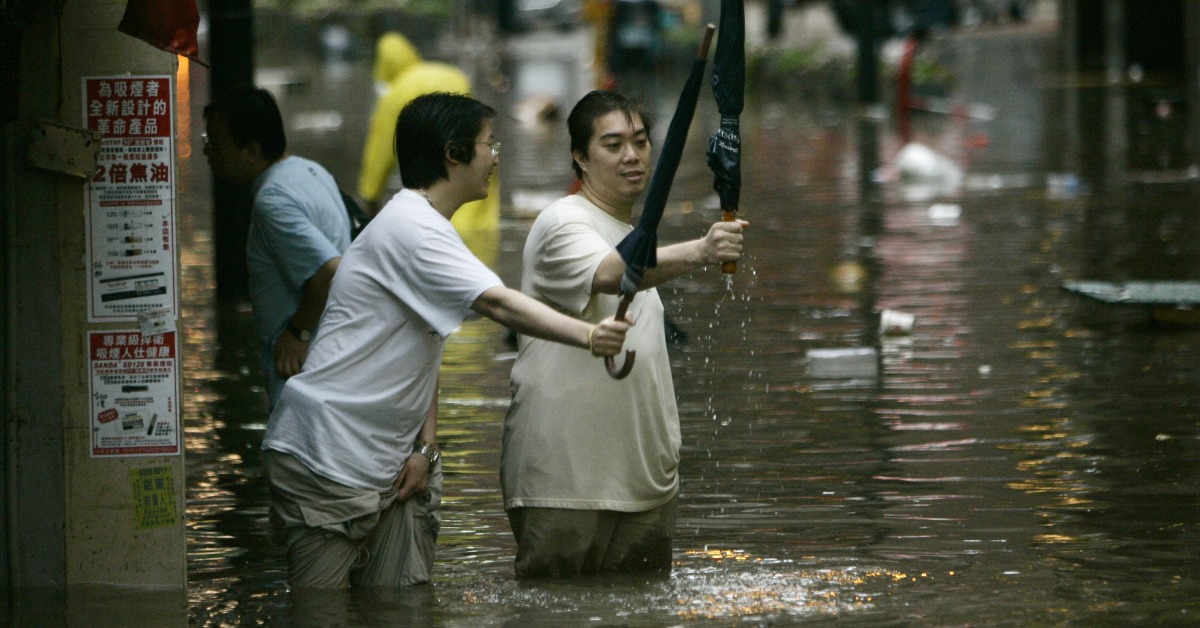 當代中國-飛凡香港-2008年香港暴雨大澳斷路斷水變「孤城」