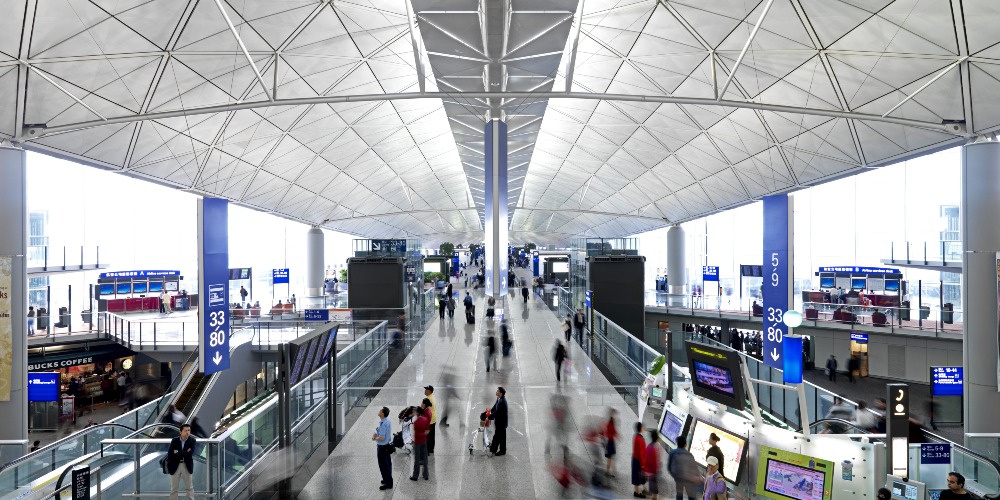 當代中國-飛凡香港-當年今日香港國際機場取代舊啟德創造經濟新機遇