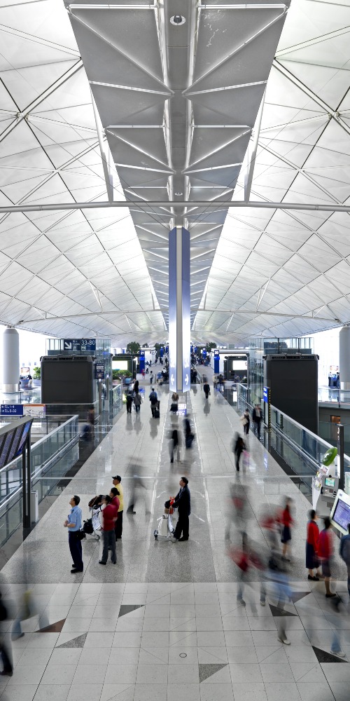 当代中国-飞凡香港-当年今日香港国际机场取代旧启德创造经济新机遇