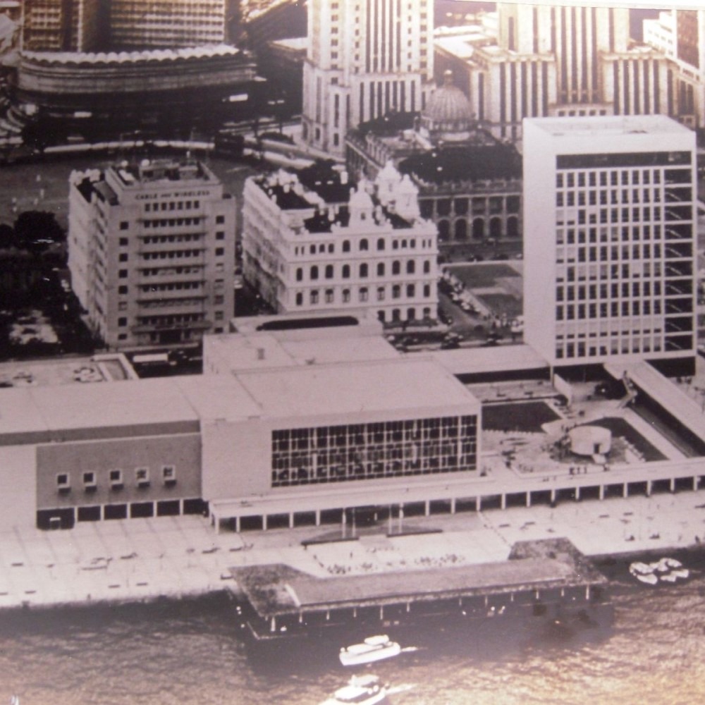 當代中國-飛凡香港-香港大會堂未有會展前的官方儀式場地