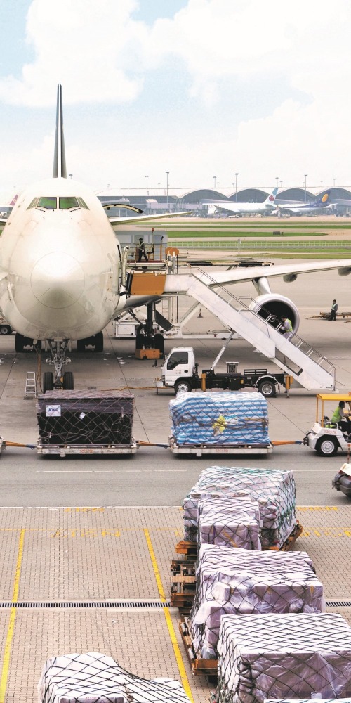 當代中國-飛凡香港-當年今日香港空運貨站啟用肩負航空貨運重任迎大灣區樞紐角色
