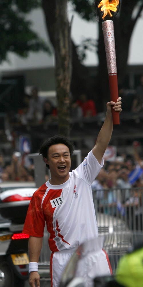 當代中國-飛凡香港-香港傳遞北京奧運聖火協辦馬術賽全城投入奧運熱