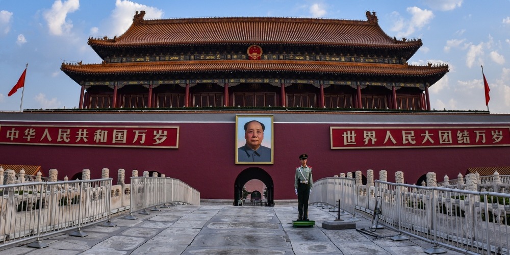 神州冷知识|天安门挂过12人的画像?毛泽东画像有8个版本? | 人文地理 | 通识中国 | 当代中国