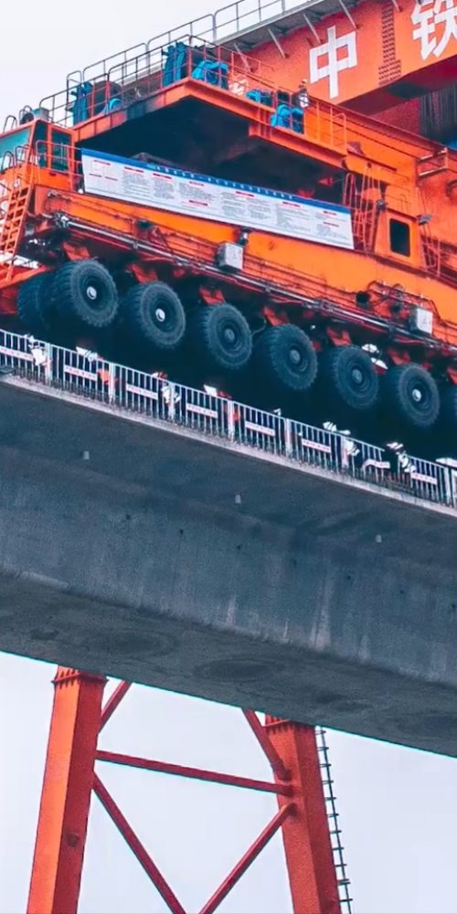 当代中国-超级工程-昆仑号架桥机