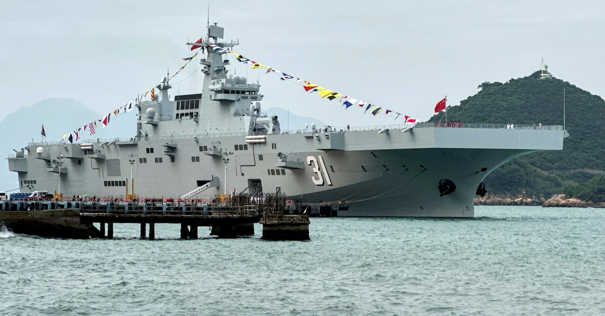 解放軍海軍禮儀｜軍艦掛滿彩旗是甚麼意思？那不是普通彩旗！ | 軍事