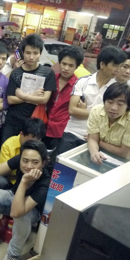 當代中國-改革開放-改革開放引入第1部港劇《大俠霍元甲》弘揚武術激發愛國心