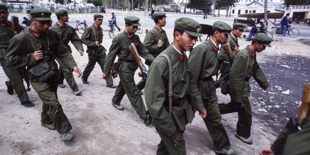 當代中國-改革開放-改革開放鄧小平百軍裁軍減冗員提升軍政素質