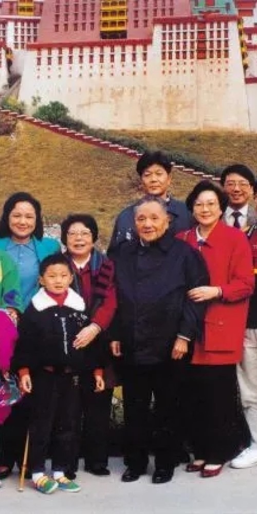 當代中國-改革開放-當年今日鄧小平南巡深圳發表共同富裕感言