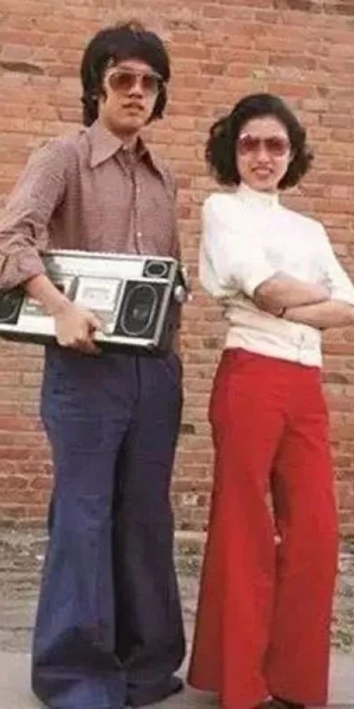 當代中國-改革開放-改革開放迎來的喇叭褲熱潮