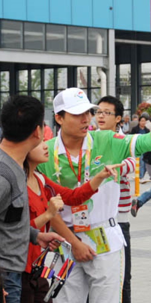 當代中國-改革開放-香港回歸25周年｜上海世博港人義工的自述