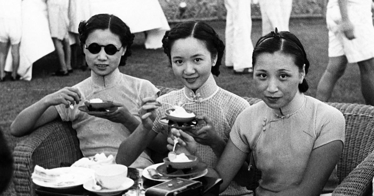 1935年的女性穿上旗袍
