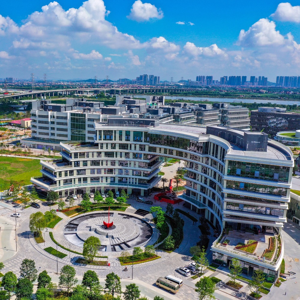 香港科技大學（廣州）為一所研究型大學，採融合教學，與香港科技大學互認互補