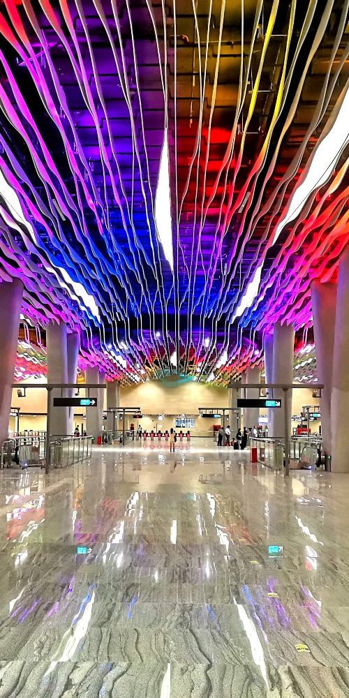 廣州地鐵8號線彩虹橋站，以站點的歷史文化作設計元素高顏值加新科技成打卡熱點