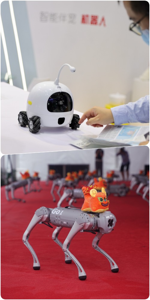 上班族在办公室智能控制伴宠机械人，成为新时代产物