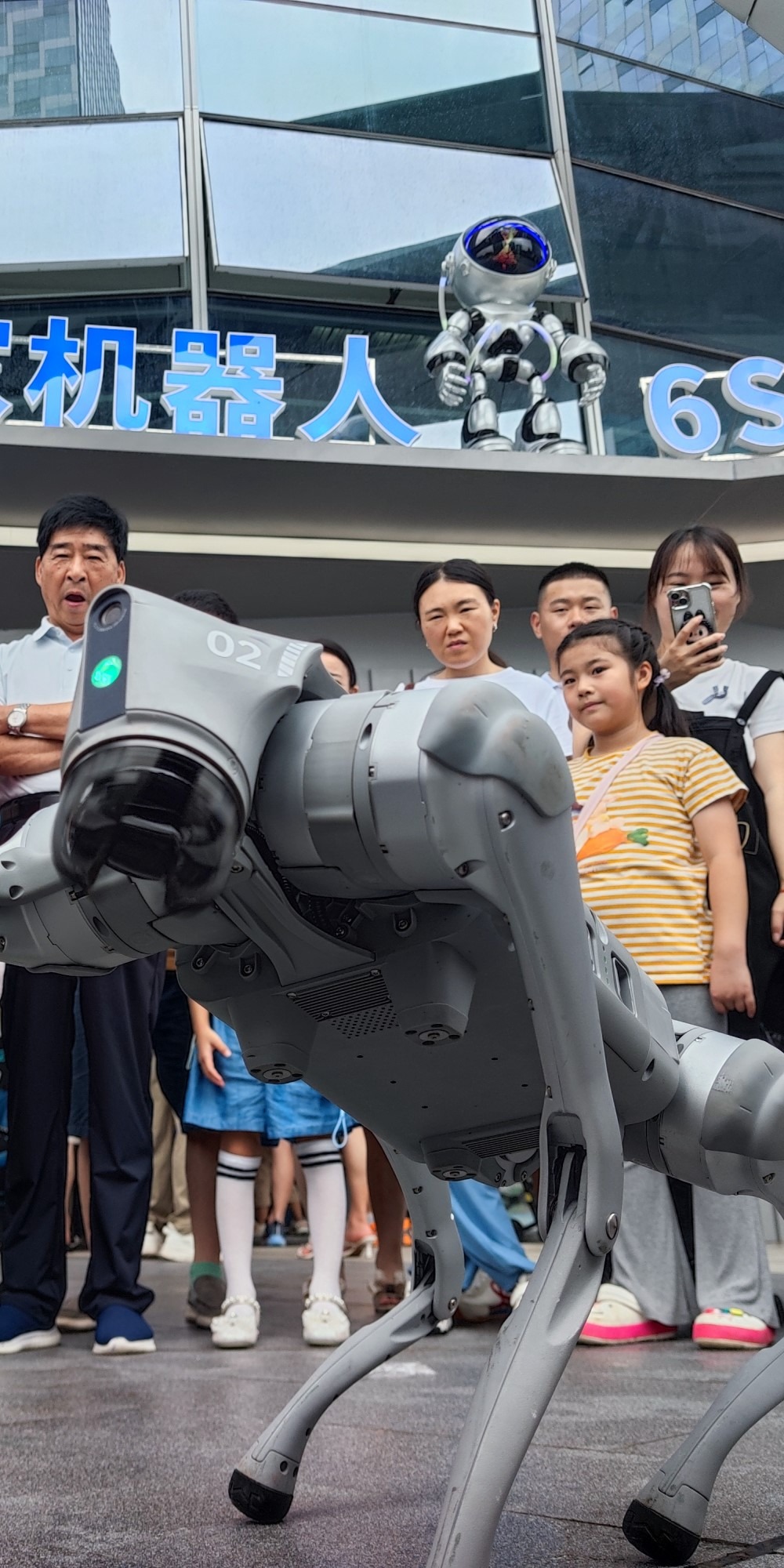 Worlds First Robot Shenzhen wins