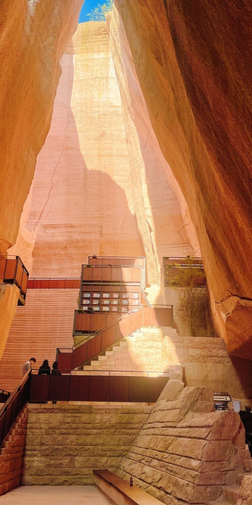 浙江仙都缙云石宕，岩宕书房