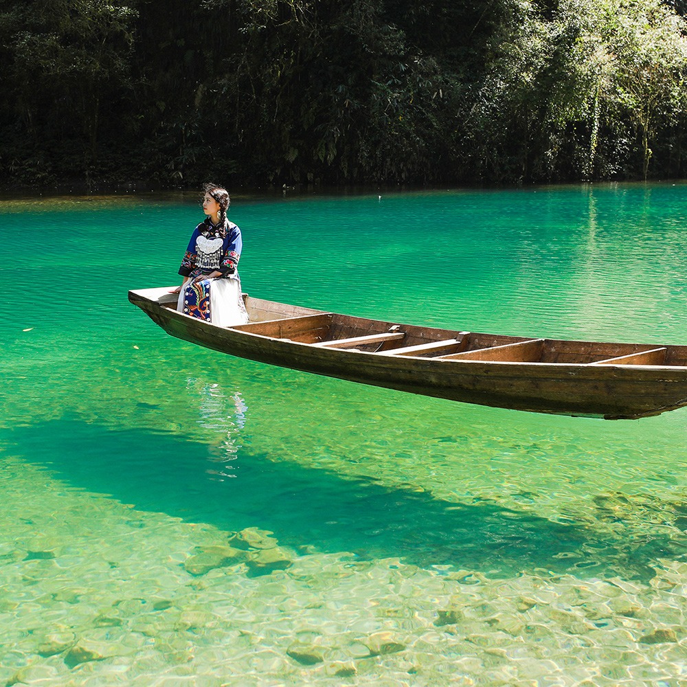 Huanglong Valley: Mystery of the changing colours of the water ...