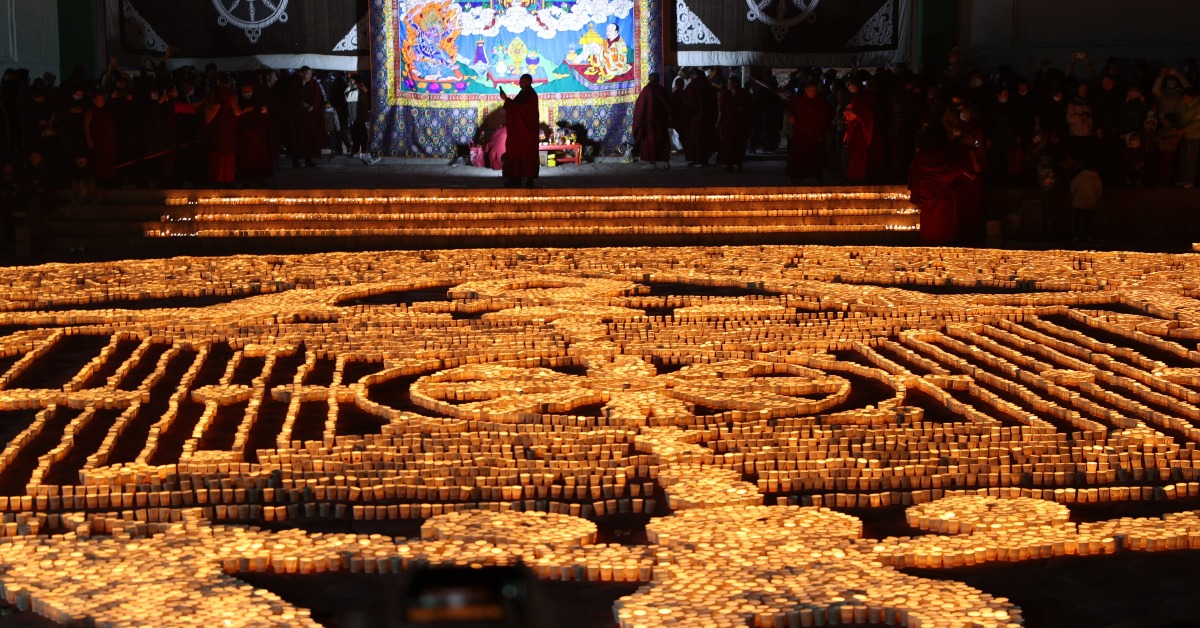 青海塔尔寺燃灯节
