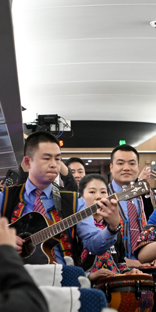 中老铁路国际客运列车