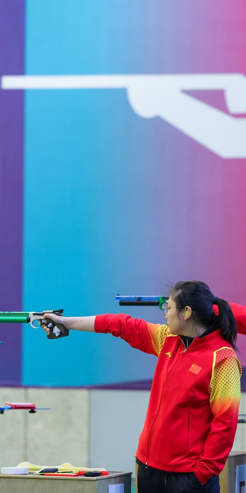 中國射擊運動員參加比賽
