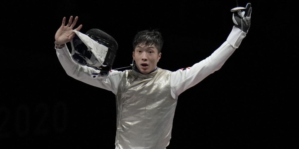 當代中國-運動健兒-19歲奪亞洲花劍冠軍張家朗由「少年劍神」到奧運金牌得主