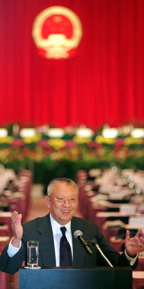 当代中国-当年今日-董建华当选