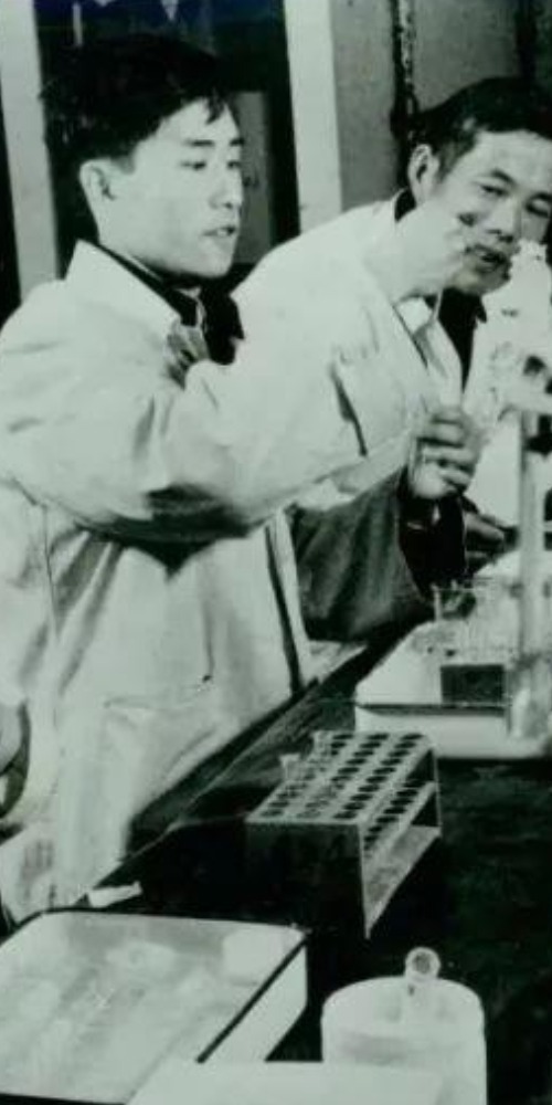 當代中國-當年今日-酵母丙氨酸轉移核糖核酸