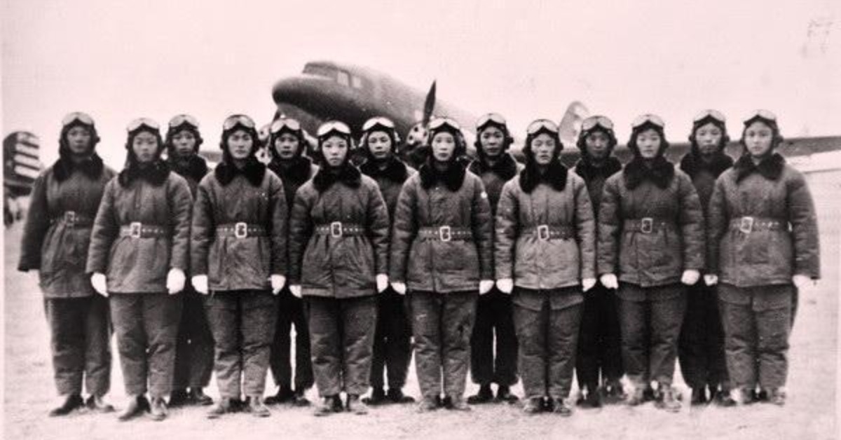 當代中國-當年今日-中國女飛行員