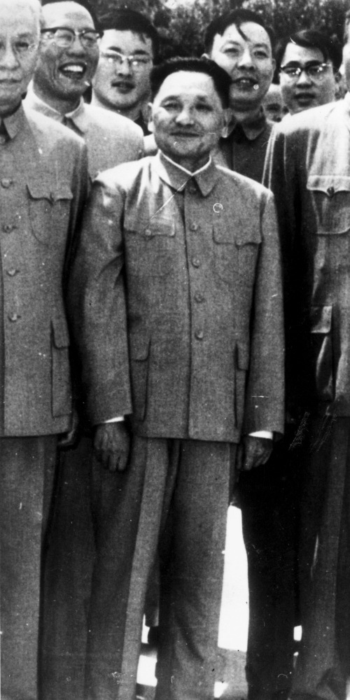 当代中国-当年今日-邓小平恢复职务