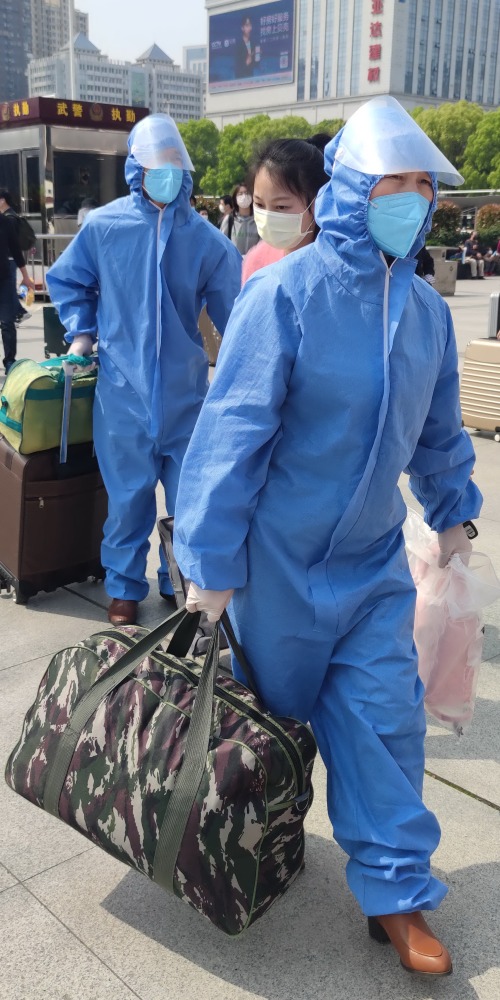 當代中國-當年今日-武漢「解封」