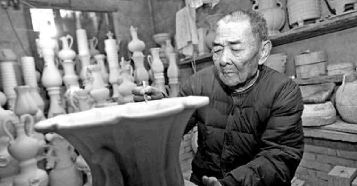 當代中國-當年今日-晉佩章逝世